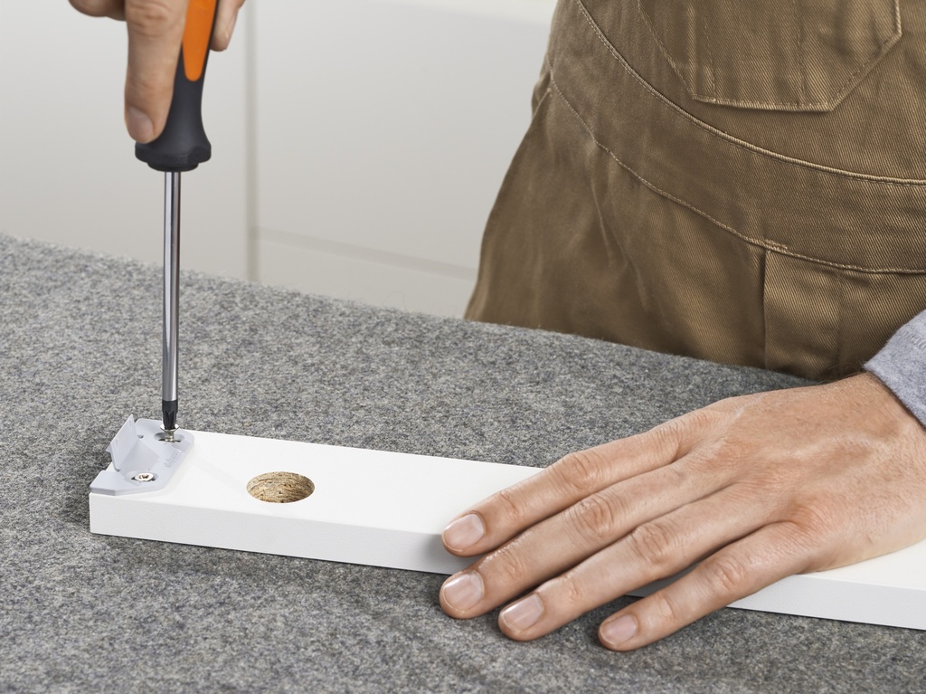 Blum SERVO-DRIVE bracket profile vertical, length=800 mm, ICH=810-819 mm, with cable (overlay bottom  mm), aluminium, for cutting to size